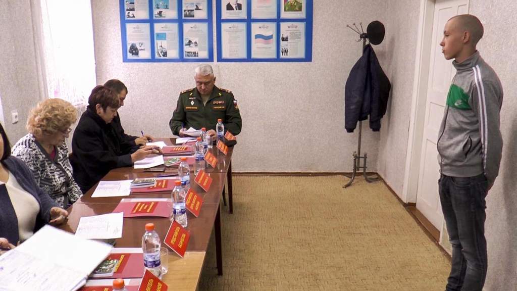 Министр обороны заявил о том, что солдат срочной службы не отправят в горячие точки