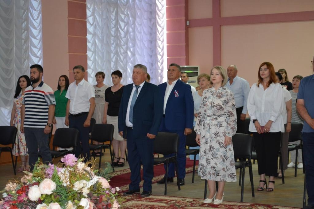 Достойный вклад в общее дело: целинцы награждены памятными знаками » 85 лет Ростовской области «