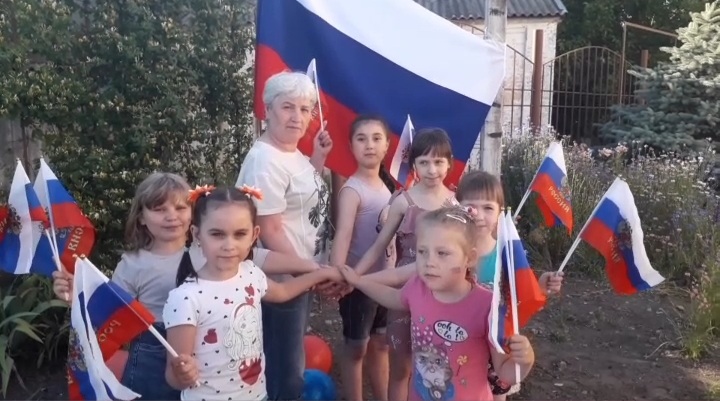 В День России в Журавлевском СДК прошли флешмобы и патриотические акции