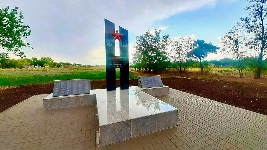 В Целинском районе капитально отремонтированы два памятника защитникам Отечества
