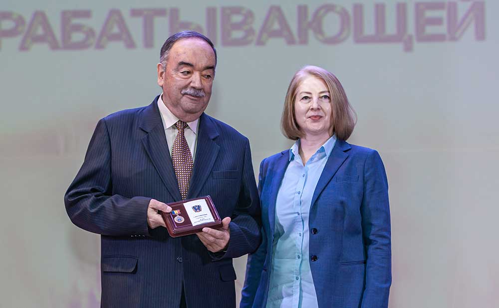 Семь жителей Целинского района награждены Памятным знаком «85 лет Ростовской области»