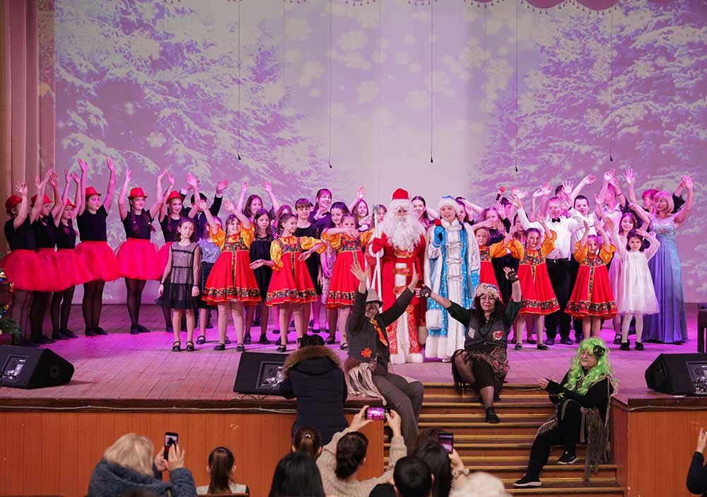 «Музыкальный снегопад» от учеников и преподавателей ДШИ прошел в Целинском районе