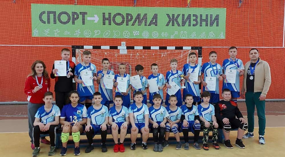 Целинские гандболисты стали серебряными призерами межрегионального турнира